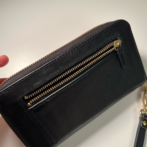 Fossil Clutch - Picture 5 of 6